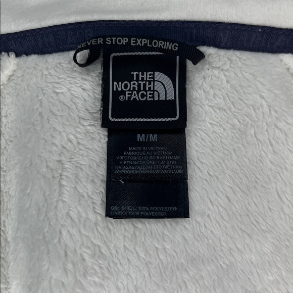 The North Face Women's Pink and Dark Gray Ski Jacket - Picture 5 of 5